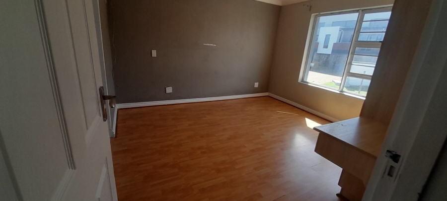 5 Bedroom Property for Sale in Lovemore Heights Estate Eastern Cape